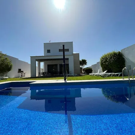 Villa Spacious In With Private Pool