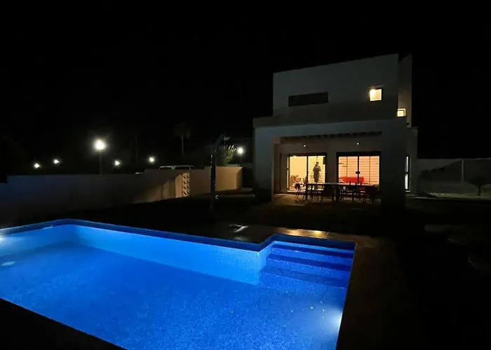 Spacious In With Private Pool *